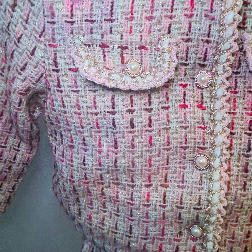 Girls Elegant Pink Tweed Pearl-Trim Jacket & Skirt Set (Size 110 / 5T)